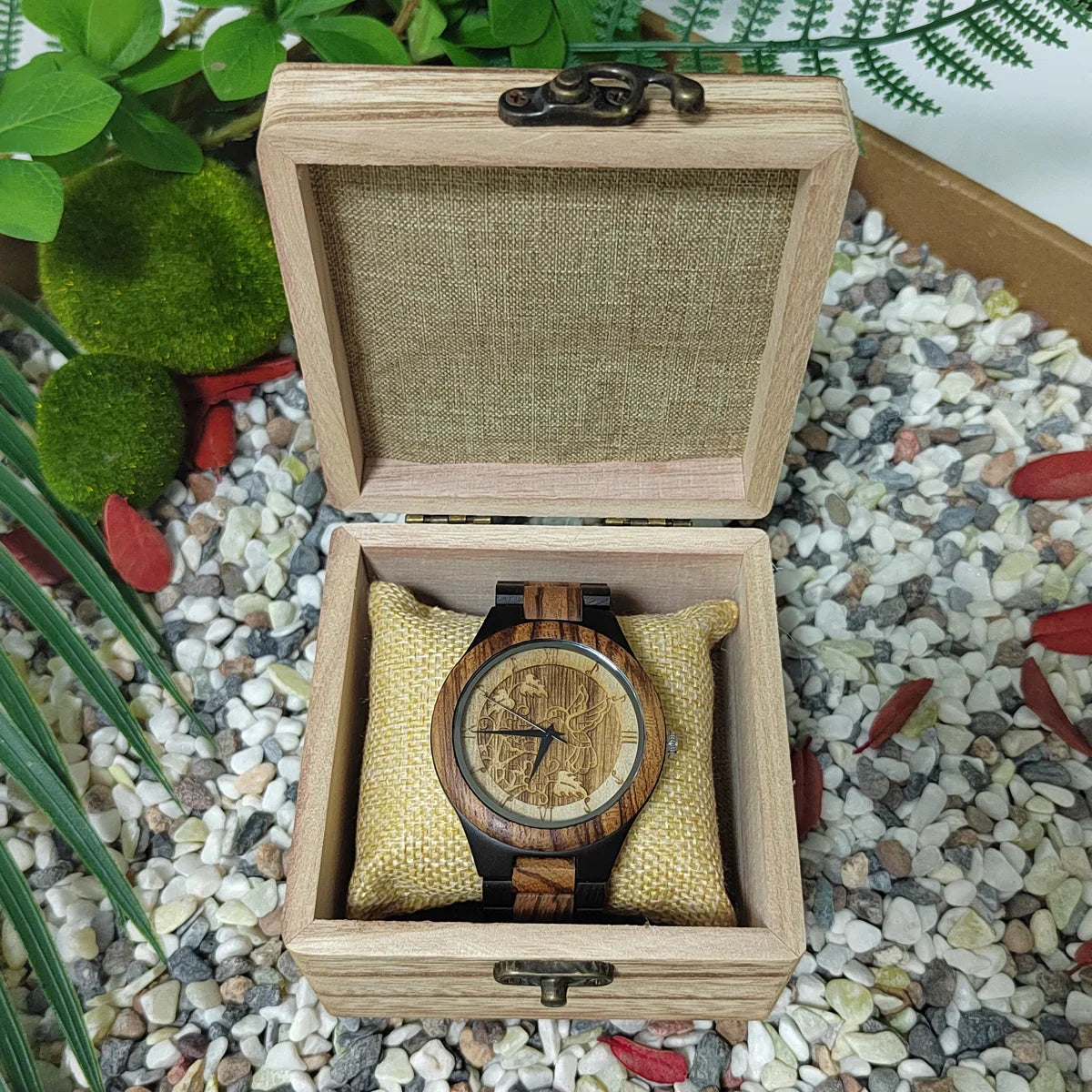 Lucky Tree Of Life Chronograph Fashion Hummingbird Dial Wood Quartz Wrist Viking Watch