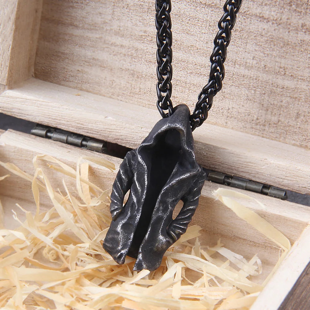 Cool Punk Vintage Assassin Cloak Man In Black Pendant Viking Necklaces