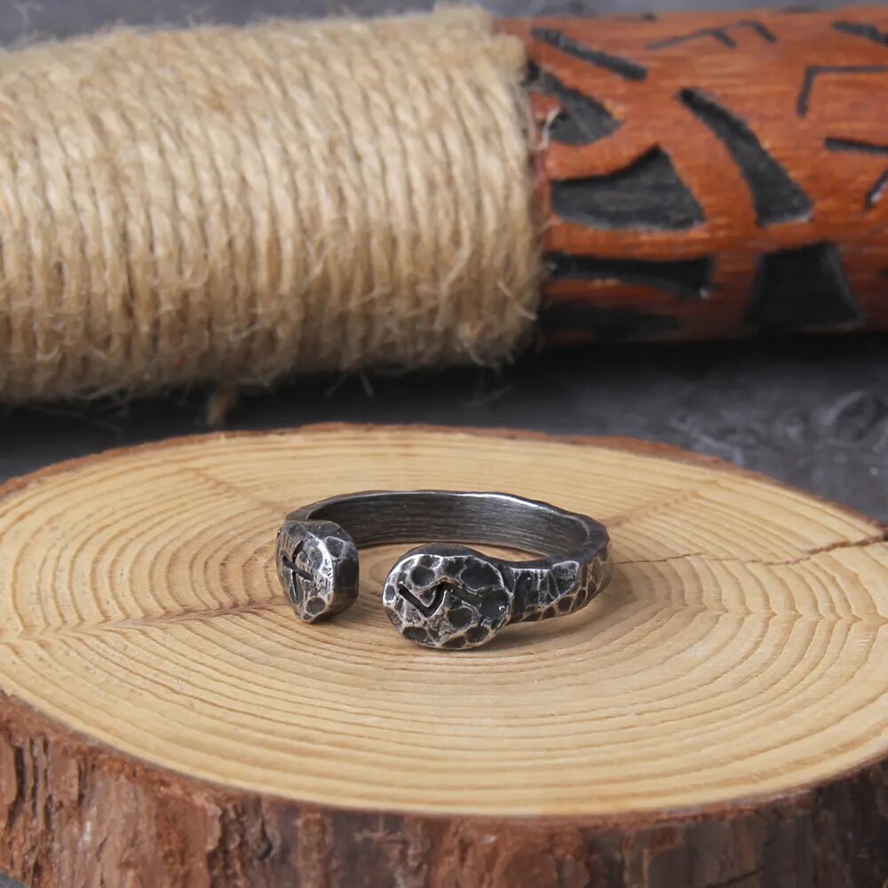 Rune Cool Viking Ring