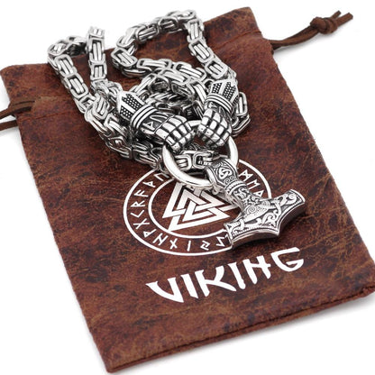 King Chain Featuring Berserker Holding A Mjolnir Pendant