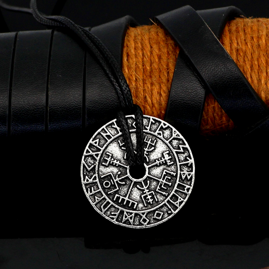 Viking Necklace - Vegvisir Compass