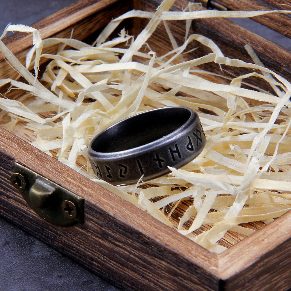 Viking Ring - Runic inscriptions