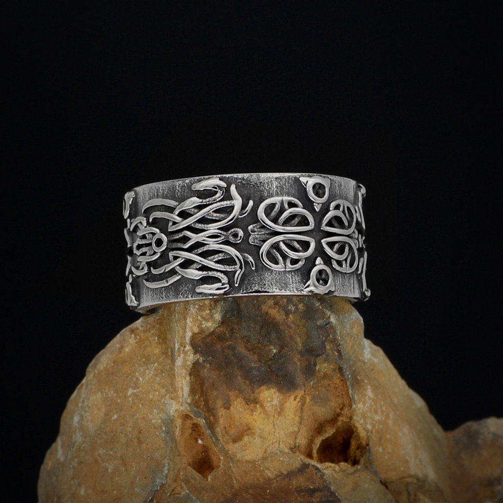 Viking Ring - Nidhogg