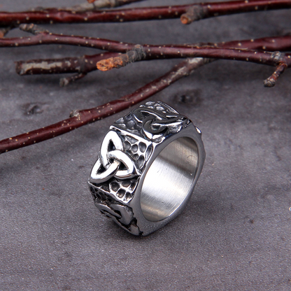 Viking Ring - Triquetra